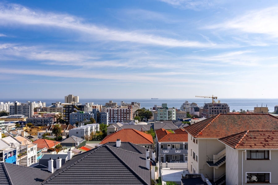 2 Bedroom Property for Sale in Sea Point Western Cape